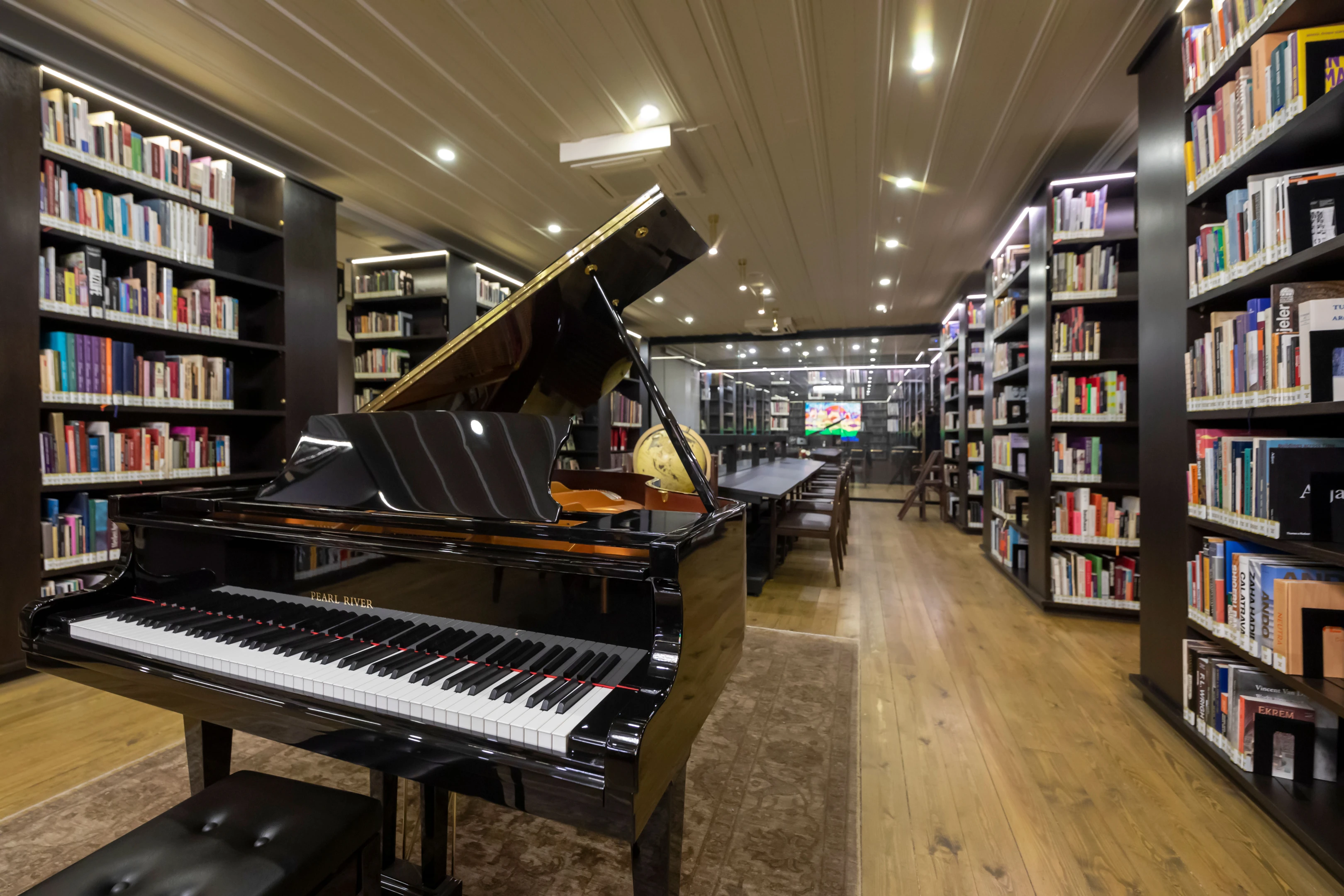 Kazlıçeşme Sanat Kütüphanesi