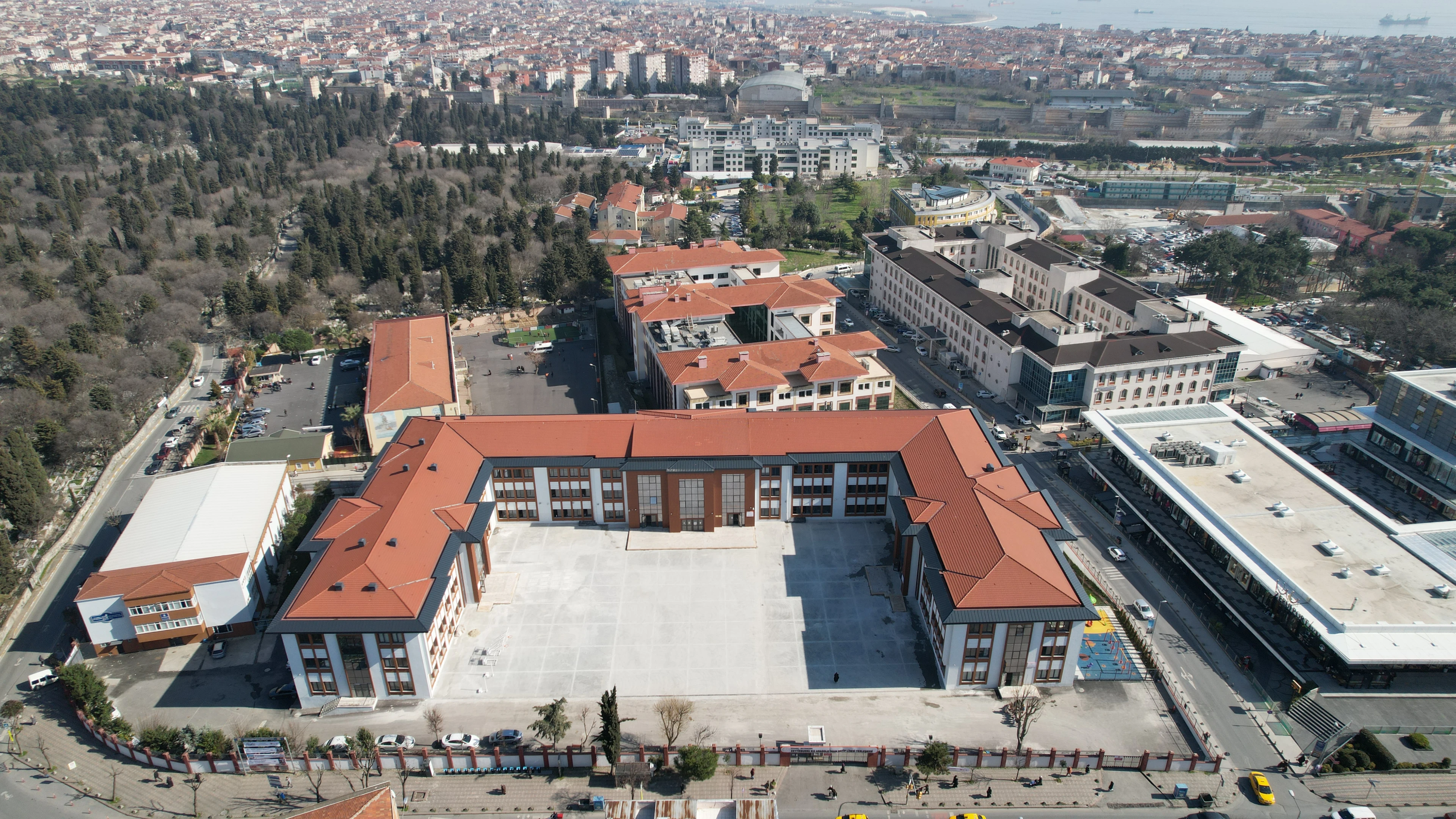 Zeytinburnu Kız Anadolu İmam Hatip Lisesi